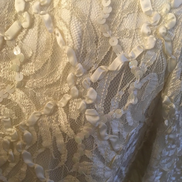 Elegant Sparkling gold/beige  Nu Mode Lace Top - Size 10 - Picture 5 of 12